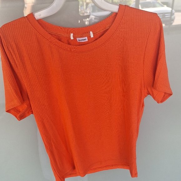 Crop tops - Picture 14 of 16